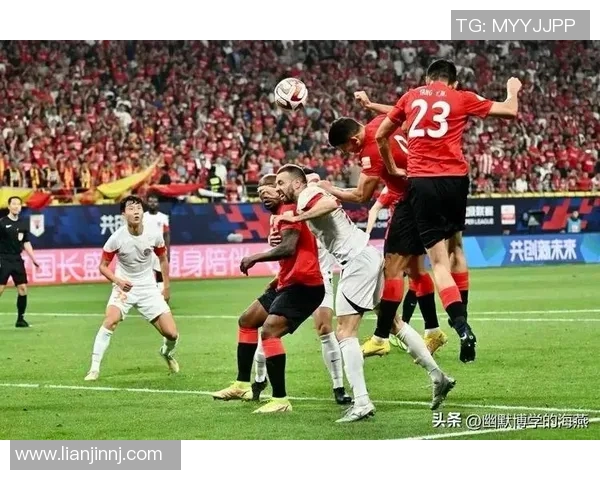 成都蓉城足球俱乐部奋勇拼搏力争中超冠军展现蓉城足球新风貌